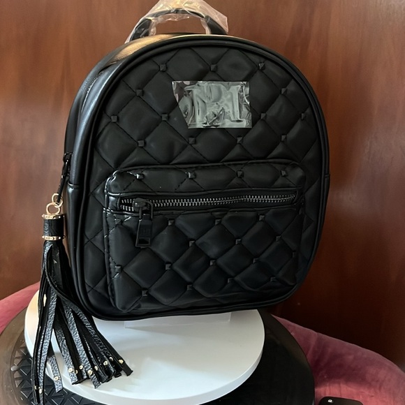 Badgley Mischka Mini Backpack Black Vegan Leather Quilted Puffer front pocke - Picture 1 of 12